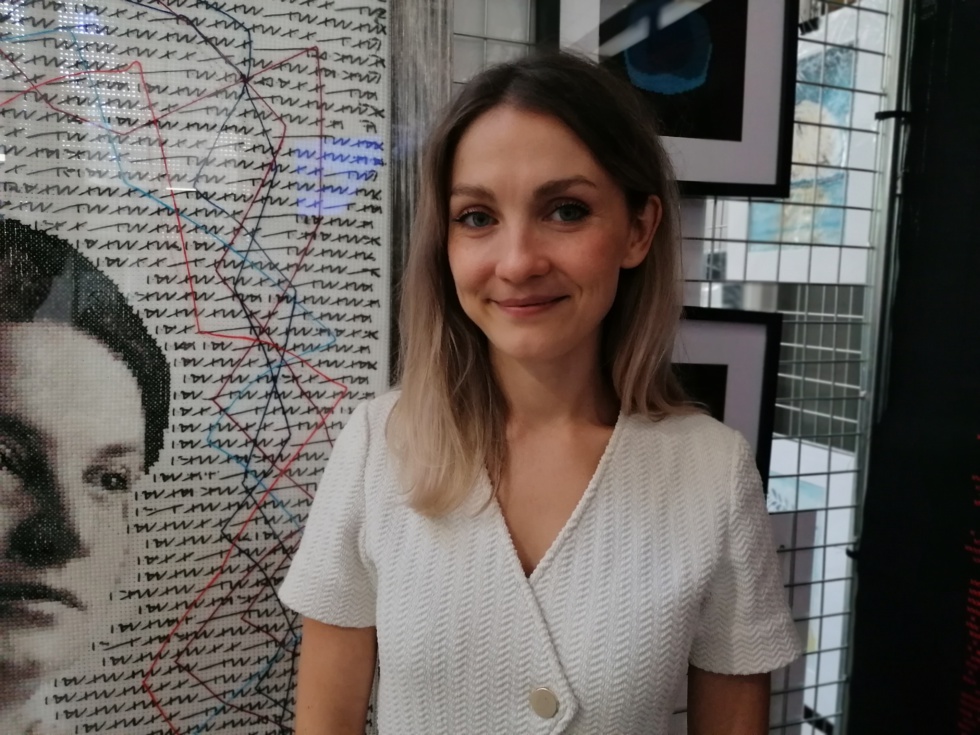Ekaterina Igorevna, lors du Salon des Artistes à Boulogne-Billancourt (photo : Jérôme Decourcelles / DHG)